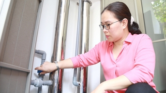 Giảng viên làm lọc nước giá rẻ cho người dân