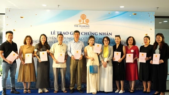ម្ចាស់ផ្ទះល្វែង Diamond Residence បានទទួលសៀវភៅពណ៌ផ្កាឈូកជាផ្លូវការហើយ។