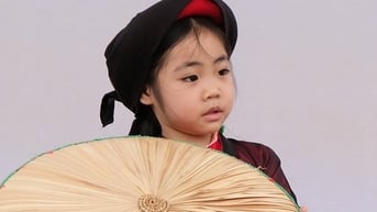 Hội Lim khai hội, liền chị nhí 5 tuổi hát quan họ gây sốt