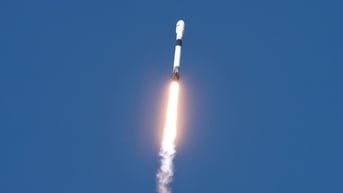 SpaceX đang xây mạng lưới vệ tinh do thám cho tình báo Mỹ?