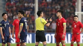 Duy Mạnh đã ‘gắt’ thế nào với Supachok, hãy nghe thủ quân đội tuyển Việt Nam tiết lộ!