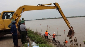 Thái Bình sạt lở kè đê bối cửa sông tả Hồng Hà