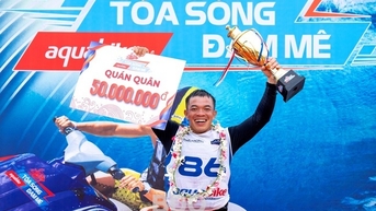 ម្ចាស់ជើងឯកនៃ 'Radiant Aquabike Passion' គឺជាបុរសដែលជួសជុល jetskis
