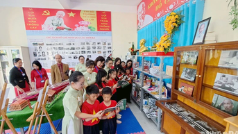 Đại diện 3 cấp trường phổ thông tại Đà Lạt đã ra mắt “Không gian văn hóa Hồ Chí Minh”