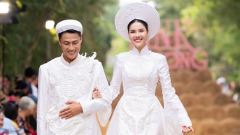 Cầu thủ Mạc Hồng Quân cùng vợ diễn áo cưới bên cồn