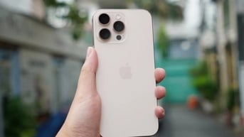 Đã đến lúc mua iPhone 16 Pro Max tại Việt Nam