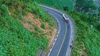 Nhiều điểm trên đèo Hải Vân tiềm ẩn nguy cơ sạt lở cao