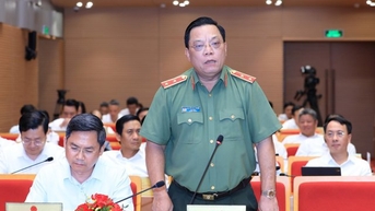 គណៈប្រតិភូបានសួរសំណួរអំពីទំនួលខុសត្រូវក្នុងការបង្ការ និងពន្លត់អគ្គីភ័យនៅទីក្រុងហាណូយ។