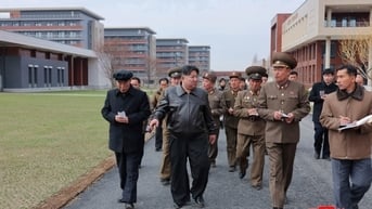 Chủ tịch Triều Tiên Kim Jong-un thị sát công trường xây dựng Trường huấn luyện cán bộ Trung ương