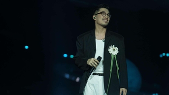 14.000 khán giả đổ về concert của Vũ. khiến đường vành đai 3 kẹt cứng