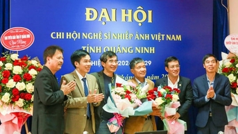 សមាជសមាគមអ្នកថតរូបវៀតណាមនៅខេត្ត Quang Ninh