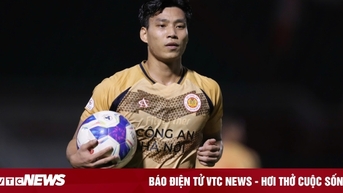HLV Kim Sang-sik nhận tin vui từ Văn Thanh