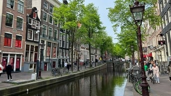 Điểm đến nổi tiếng thế giới vật vã tìm cách 'đuổi' du khách