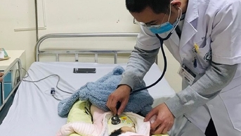 복잡한 선천적 기형을 가진 신생아의 생명을 구하기 위한 응급 수술
