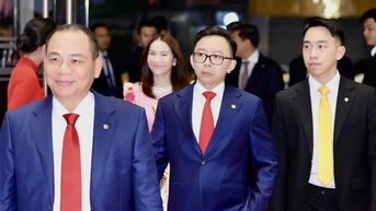 Hai con trai ông Phạm Nhật Vượng xuất hiện trong đêm trao giải VinFuture 2024 cùng khách VIP