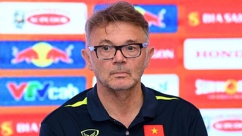 HLV Troussier nói lời đặc biệt về Quang Hải sau “gáo nước” ngày hội quân