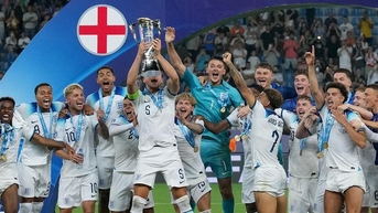 잉글랜드 U21팀, 39년 만에 유럽 챔피언십 우승…골키퍼 제임스 트래포드, 역사 새웠다