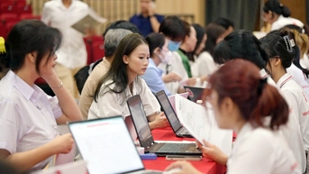 학자금 대출 프로그램을 기대하고 있어요