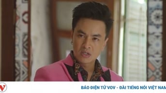 Quang hí hửng khi được Trinh rủ sang phòng