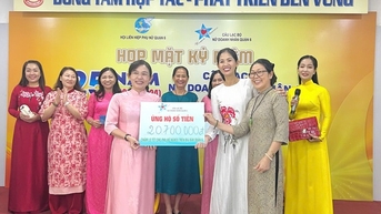 CLB Nữ Doanh nhân Quận 6 quan tâm chăm lo hoàn cảnh khó khăn