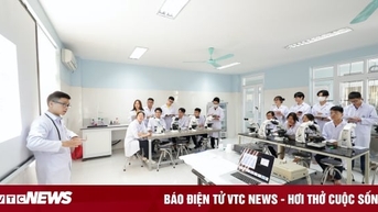 Nhiều giảng viên nhận thưởng Tết Nguyên đán 2024 hơn 100 triệu đồng