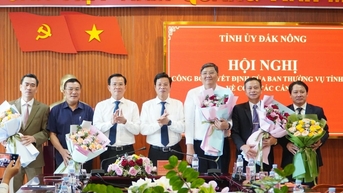 តែងតាំងអនុប្រធានអចិន្ត្រៃយ៍នៃគណៈកម្មាធិការប្រជាជនខេត្ត Dak Nong កាន់មុខតំណែងថ្មី។