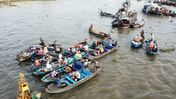 Chợ nổi 'giả' ở Thái Lan hấp dẫn, còn chợ nổi thật ở Cái Răng khách không hài lòng