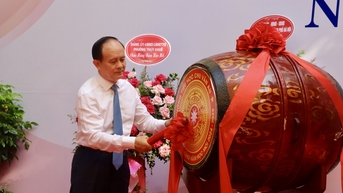 Chủ tịch HĐND Thành phố dự lễ khai giảng tại Trường Tiểu học Chu Văn An