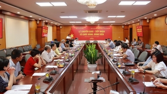 Lễ chuyển giao, tiếp nhận tổ chức đảng, đảng viên về trực thuộc các quận ủy thuộc Thành ủy Hà Nội