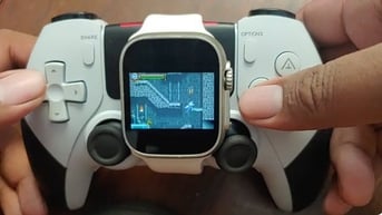 Apple Watch chạy Android và chơi được Game Boy