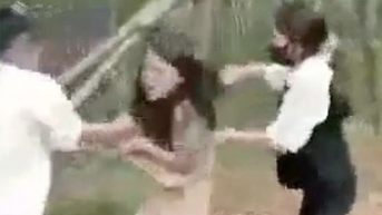 សិស្ស​ស្រី​ថ្នាក់​ទី​៩​៣​នាក់​វាយ​សម្លាប់​មិត្ត​ភក្តិ​របស់​ខ្លួន