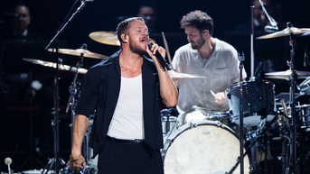 Imagine Dragons សម្តែងបទចម្រៀងដែលមានអ្នកចូលមើលជាង 2.7 ពាន់លានដងនៅទីក្រុងហាណូយ