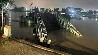 Đứt cầu phao Ninh Cường ở Nam Định do lũ lớn, rất may không có thiệt hại về người