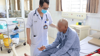 Bị sốc phản vệ độ 3 do kiến cắn, người đàn ông nguy kịch