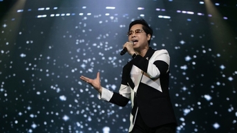 ហេតុអ្វីបានជា ង៉ុក សឺន ទទូចឱ្យសងថ្លៃសម្តែងវិញ ពេលច្រៀងក្នុងកម្មវិធី Quang Le?