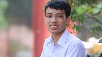 Nam sinh giành giải nhất Toán, Lý của Nghệ An