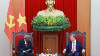 Giới thiệu 300 hình ảnh tại triển lãm "Đảng ta thật là vĩ đại" và "Hội Xuân Ất Tỵ 2025"