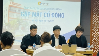 Ba thành viên HĐQT Apax Holdings đồng loạt từ nhiệm