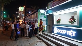 'Thay áo' và xây mới 172 nhà vệ sinh công cộng tại TPHCM