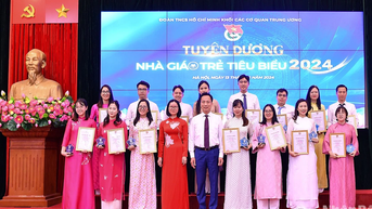 Tuyên dương 17 "Nhà giáo trẻ tiêu biểu" Khối các cơ quan Trung ương