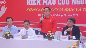 Báo Tiền Phong tổ chức buổi họp báo thông tin về chương trình Chủ nhật Đỏ lần thứ XVI