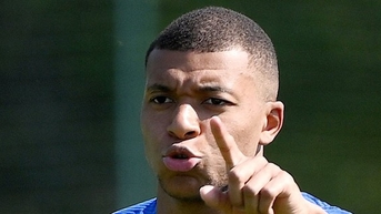 PSG bất ngờ cho Mbappe trở lại tập ở đội 1 sau trận hòa Lorient