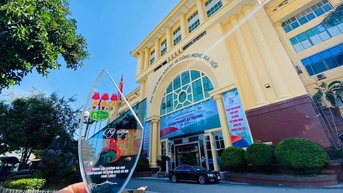 'Xin cứu lấy Trường đại học Kinh doanh và Công nghệ Hà Nội'