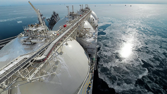 កប៉ាល់ដែលគ្មានសមត្ថភាពបំបែកទឹកកក "ហានិភ័យ" ដឹក LNG របស់រុស្ស៊ីឆ្លងកាត់តំបន់អាក់ទិក