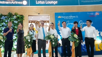 Vietnam Airlines khai trương phòng khách Bông Sen tại sân bay Phù Cát