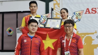 Cần giữ lại các chuyên gia giỏi