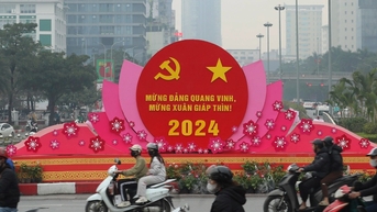 Thủ đô Hà Nội rực rỡ cờ, hoa mừng kỷ niệm 94 năm Ngày thành lập Đảng