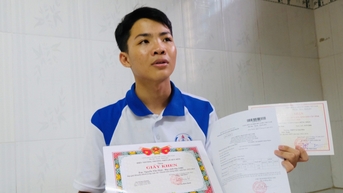 Làm thêm quần quật, thủ khoa trường cấp 3 trả góp được 'máy tính cưng' nhập học ĐH SPKT TP.HCM