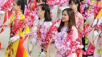 [Infographics] ទិវានារីវៀតណាម ថ្ងៃទី 20 ខែតុលា៖ ស្ត្រីវៀតណាមមានភាពសកម្ម ច្នៃប្រឌិត និងមានទំនុកចិត្តក្នុងការចែងចាំងក្នុងយុគសម័យថ្មី