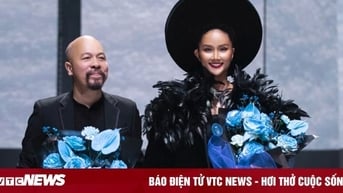 Hoa hậu H’Hen Niê làm vedette cho show diễn của NTK Đức Hùng